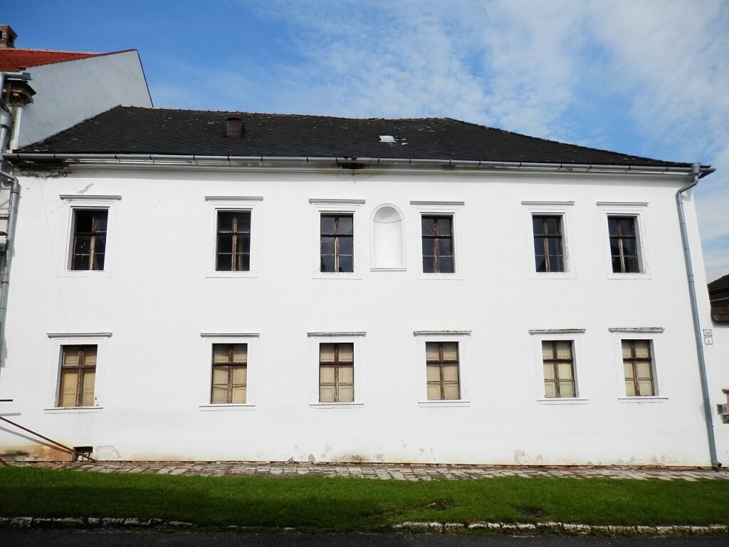 Obnova strechy na kanónii č. 6