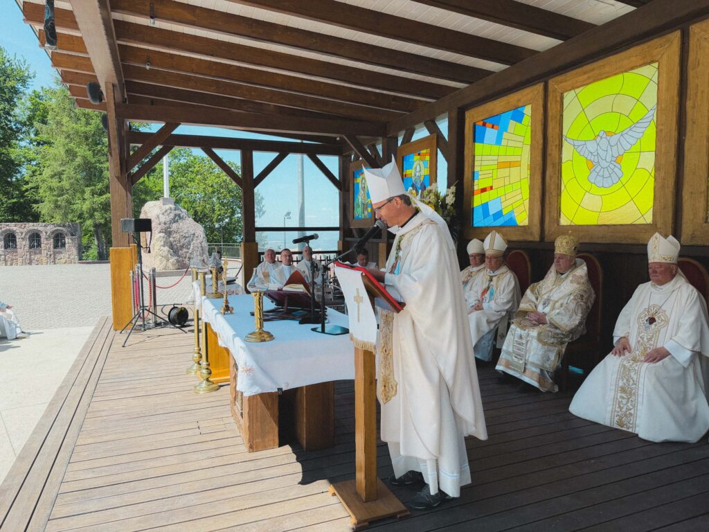 Homília Mons. Františka Trstenského počas Púte kňazov na hore Butkov (28.5.2026)